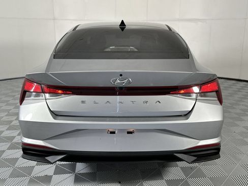 Used 2022 Hyundai Elantra SEL FWD image 7