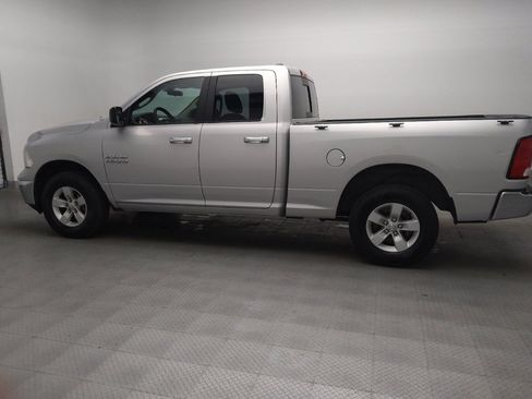 Used 2017 RAM 1500 Classic SLT AWD/4WD image 3
