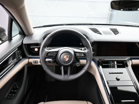 New 2026 Porsche Panamera 4 image 18