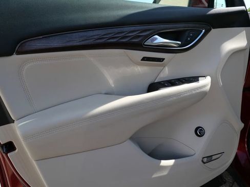 Used 2023 Buick Envision Avenir AWD/4WD image 12