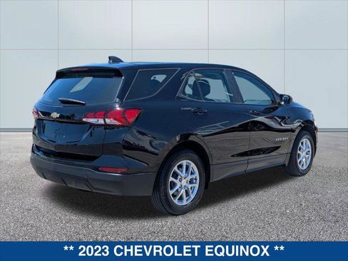 Used 2023 Chevrolet Equinox LS FWD image 5