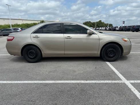 Used 2008 Toyota Camry XLE FWD image 6