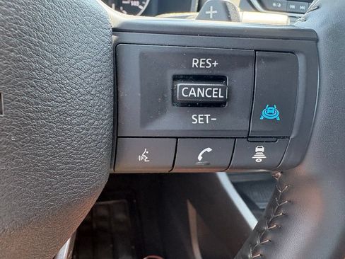 Used 2025 Nissan Rogue SV FWD image 25