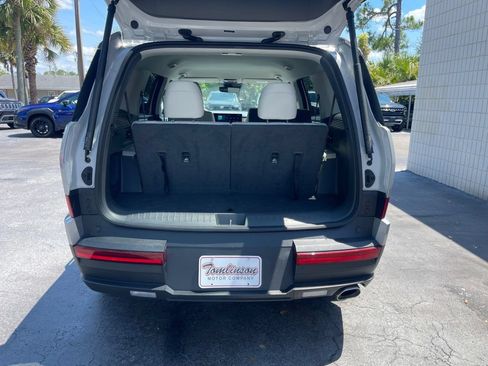 Used 2025 Hyundai Santa Fe SEL FWD image 5