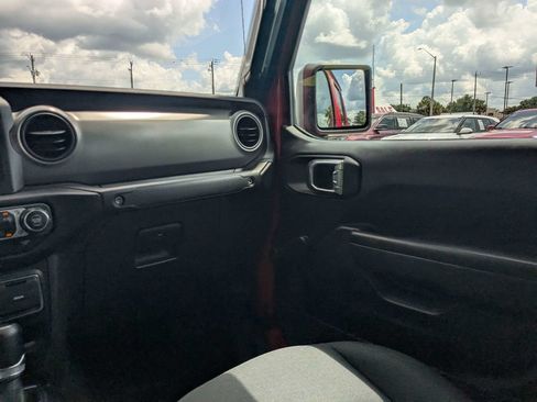 Used 2023 Jeep Gladiator Sport AWD/4WD image 15