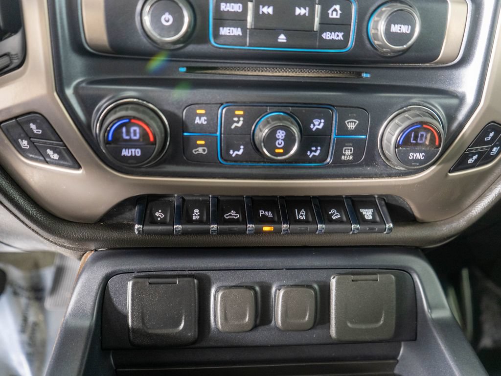 Used 2018 GMC Sierra 2500 Denali w/ Duramax Plus Package AWD/4WD image 20