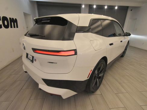 Used 2023 BMW iX xDrive50 w/ Premium Package AWD/4WD image 5