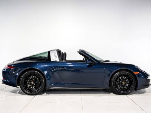 Used 2016 Porsche 911 Targa 4 image 3
