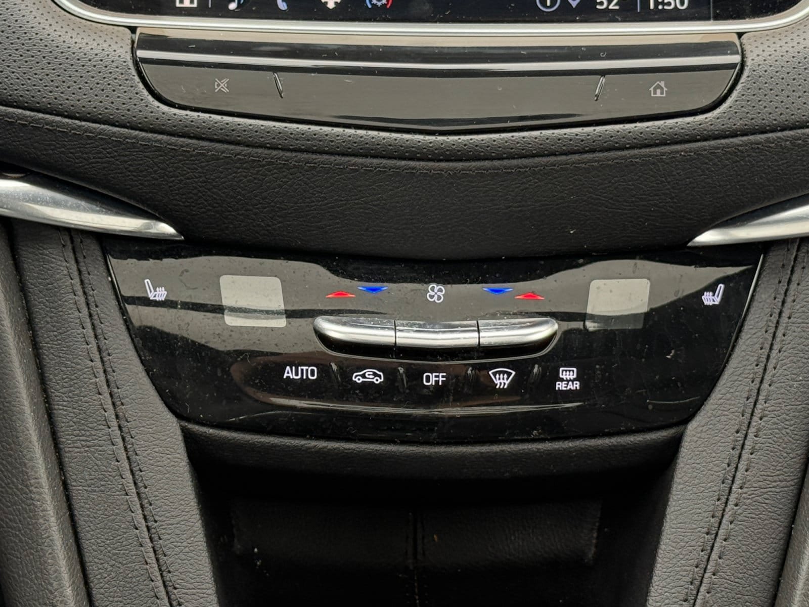 Used 2024 Cadillac XT6 Luxury w/ LPO, Floor Liner Package AWD/4WD image 17