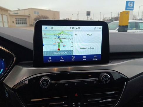 Used 2022 Ford Escape Titanium image 20