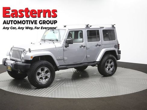 Used 2017 Jeep Wrangler Unlimited Sahara w/ Max Tow Package AWD/4WD image 59