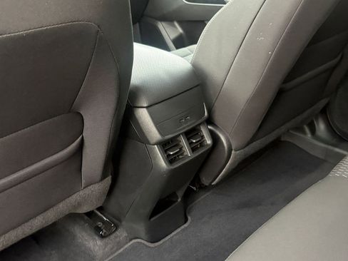 Used 2025 Chevrolet Equinox LT image 23