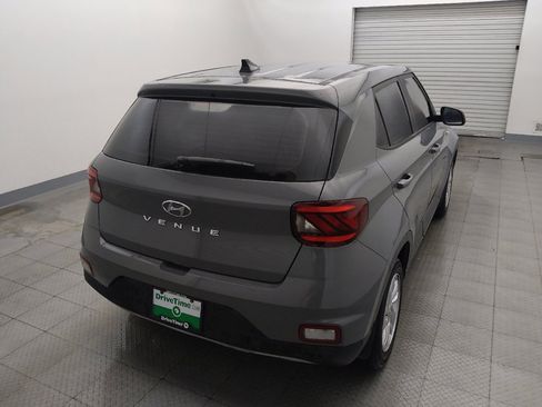 Used 2022 Hyundai Venue SE FWD image 7