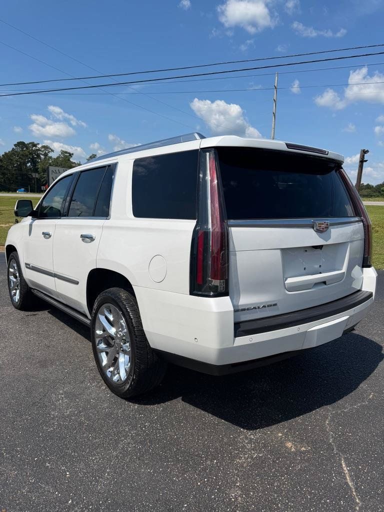 Used 2018 Cadillac Escalade Premium Luxury RWD image 3