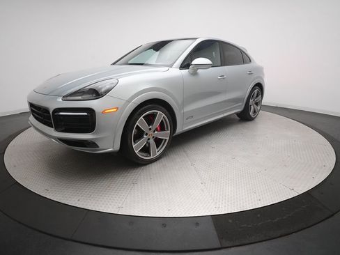 Certified 2023 Porsche Cayenne GTS AWD/4WD image 30