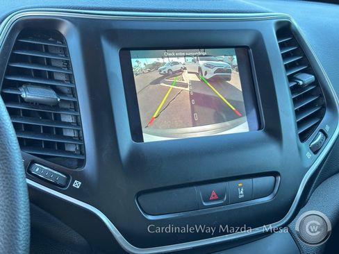 Used 2021 Jeep Cherokee Latitude image 23