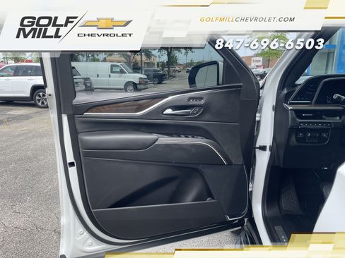 Certified 2024 Cadillac Escalade Sport Platinum w/ Heavy-Duty Trailer Package AWD/4WD image 13