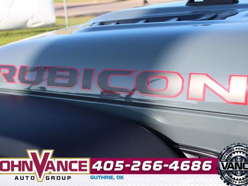 Used 2025 Jeep Wrangler Unlimited Rubicon AWD/4WD image 7
