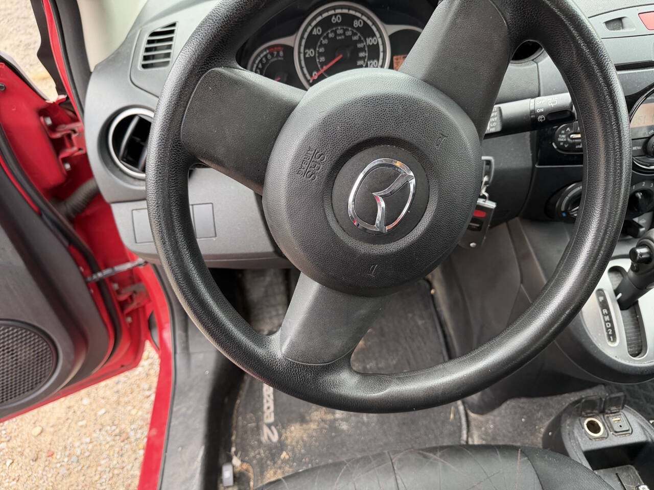 Used 2013 MAZDA MAZDA2 Sport FWD image 32