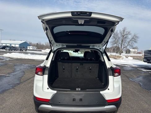 Used 2024 Chevrolet TrailBlazer LT w/ LT Cold Weather Package image 24