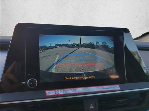 Certified 2025 Toyota Prius XLE image 19