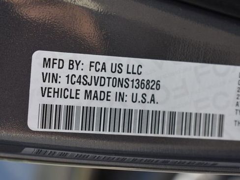 Used 2022 Jeep Wagoneer Series III AWD/4WD image 46