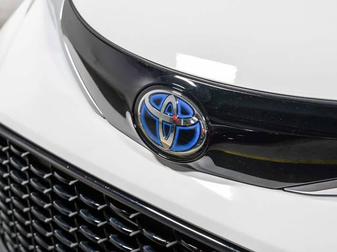 Certified 2024 Toyota Sienna XSE FWD image 8