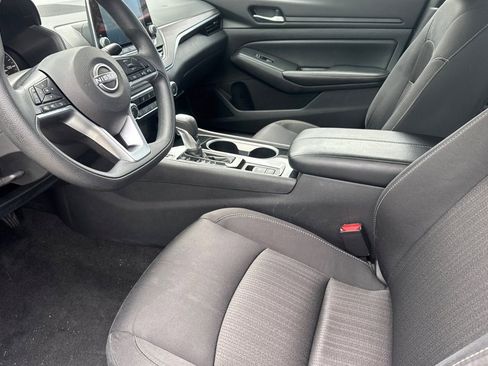 Used 2024 Nissan Altima 2.5 SV AWD/4WD image 10