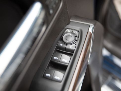 Used 2021 GMC Sierra 1500 SLT image 18