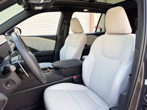 Used 2025 Lexus TX 350 AWD w/ Technology Package image 39