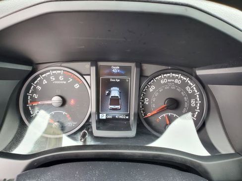 Used 2023 Toyota Tacoma SR image 9