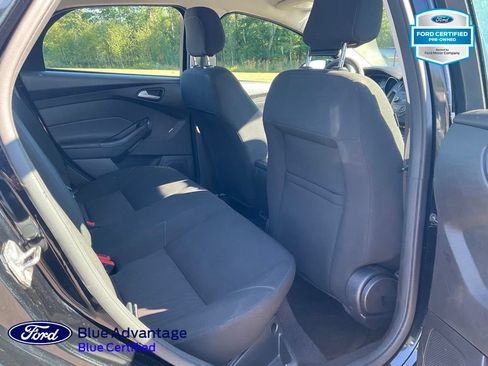 Used 2018 Ford Focus SE FWD image 17