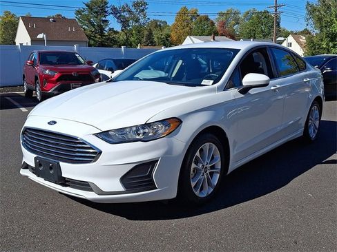 Used 2020 Ford Fusion SE image 3