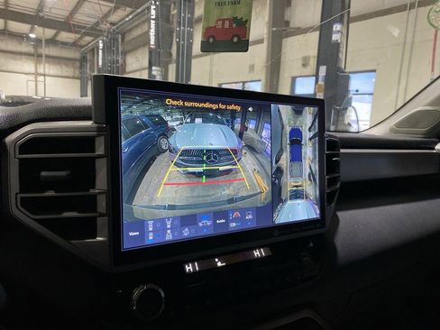 Used 2023 Toyota Tundra Limited image 6