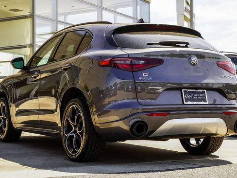 Used 2023 Alfa Romeo Stelvio Ti AWD/4WD image 10