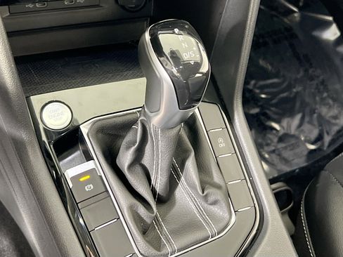 Used 2023 Volkswagen Taos SEL image 17