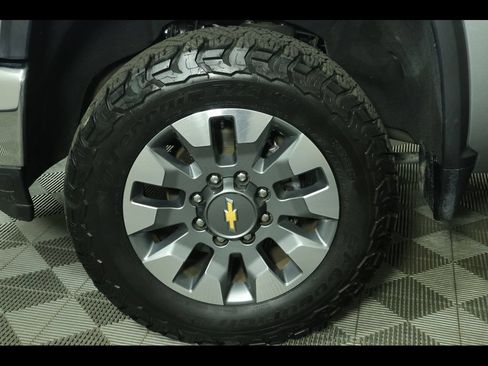 Used 2025 Chevrolet Silverado 2500 LT w/ Safety Package AWD/4WD image 15