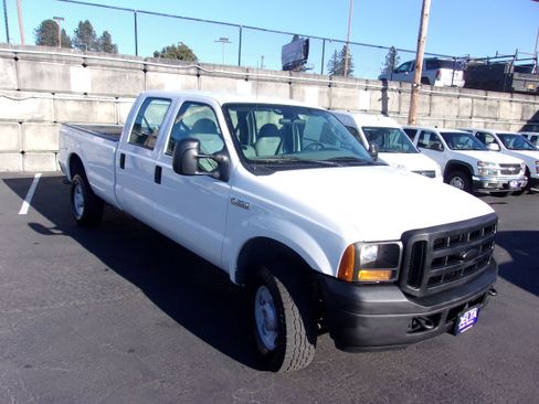 Used 2006 Ford F350 XL image 5