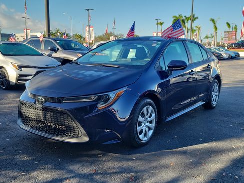 Used 2022 Toyota Corolla LE image 6