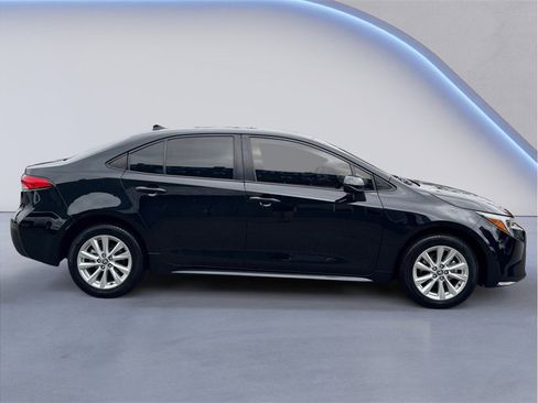 Used 2024 Toyota Corolla LE w/ LE Convenience Package FWD image 7
