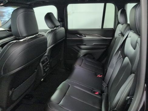 New 2025 Jeep Grand Cherokee Limited AWD/4WD image 10