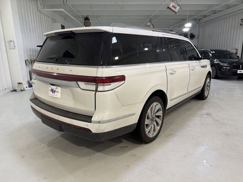 Used 2022 Lincoln Navigator L Reserve image 5