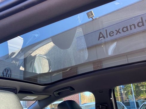 Used 2023 Volkswagen ID.4 Pro S image 21