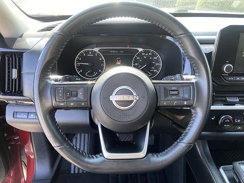 Used 2022 Nissan Pathfinder SV w/ SV Premium Package AWD/4WD image 13
