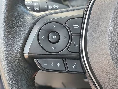 Used 2020 Toyota RAV4 XLE Premium FWD image 20