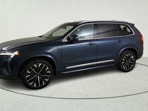 New 2026 Volvo XC90 T8 Ultra w/ Protection Package AWD/4WD image 3