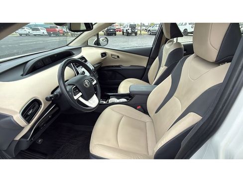 Used 2016 Toyota Prius Four w/ Advanced Technology Package FWD image 30