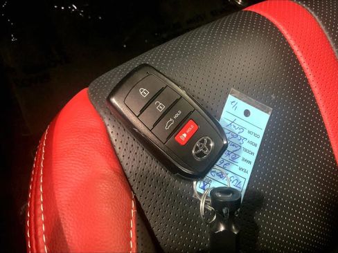 Used 2026 Toyota Camry XSE AWD/4WD image 15