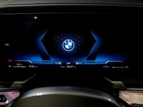 Used 2025 BMW 740i xDrive 740i xDrive w/ Premium Package image 18