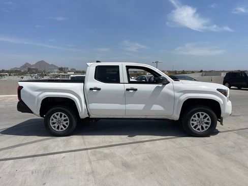 Used 2026 Toyota Tacoma SR AWD/4WD image 3